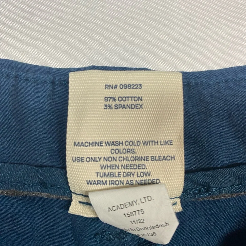 Magellan Outdoors Blue Flat Front Shorts Women’s Size 14 - Picture 4 of 4